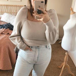 Puffy sleeve sweater